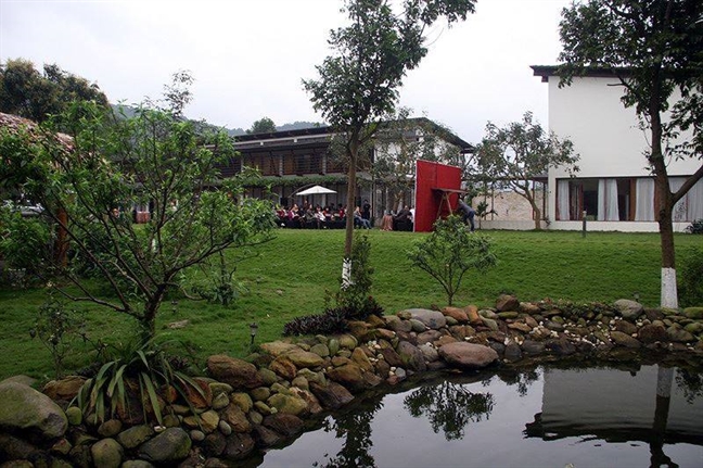 Ca[-]sĩ[-]Mỹ[-]Linh:[-]Đại[-]sứ[-]môi[-]trường[-]lại[-]đi[-]phá[-]hủy[-]môi[-]trường